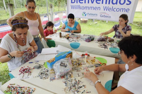 Costa Rican woman made key rings from old newspapers