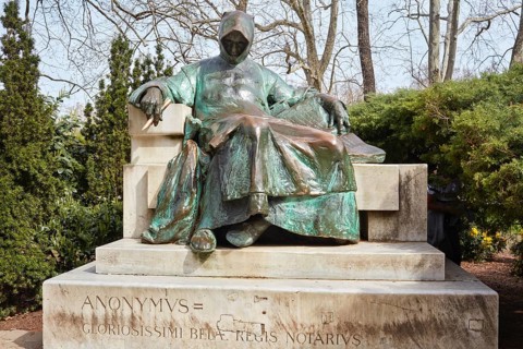 Statue of Anonymus