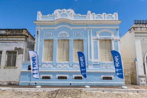 Colonial building