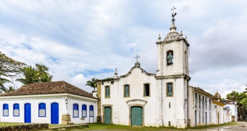 Church and old colonial-style houses in the historic city of Paraty on the coast of Rio de Janeiro
