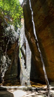 Overhanging cliffs at Pedra Furada