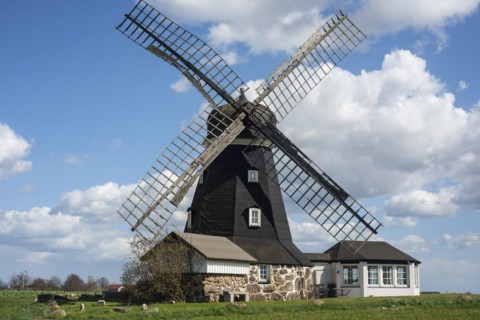 Windmill type Dutchman built in 1869 and remained in use until 1950. Now used as a holiday home in Oestra Ingelstad
