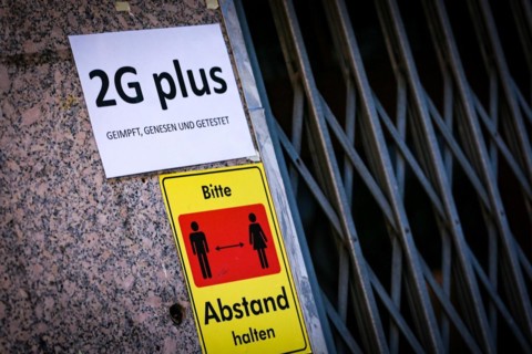 A sign outside a pub indicates the new catering access restrictions to combat the COVID-19 pandemic in Duesseldorf
