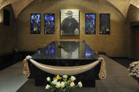 The grave of Father Damien