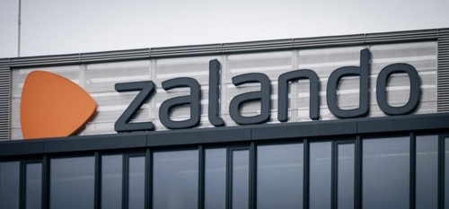 The lettering of the Zalando company at their location in Berlin. 04.02.2022.