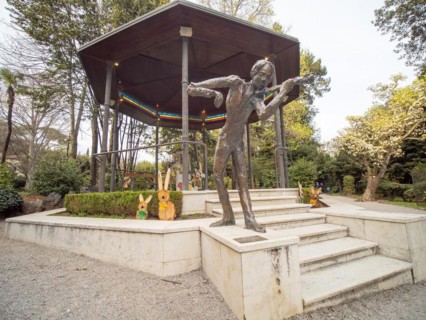 Sculpture by Janu Kubeliku