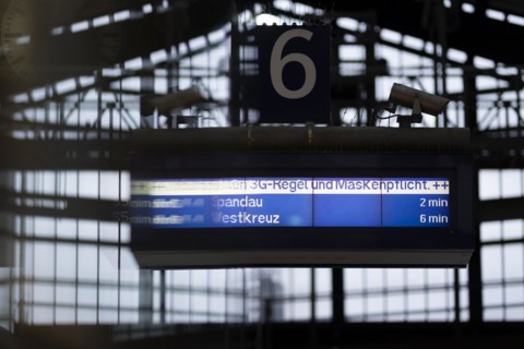 A display to comply with the 3G proof requirement