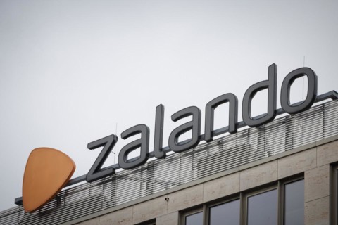 The lettering of the Zalando company at their location in Berlin. 04.02.2022.
