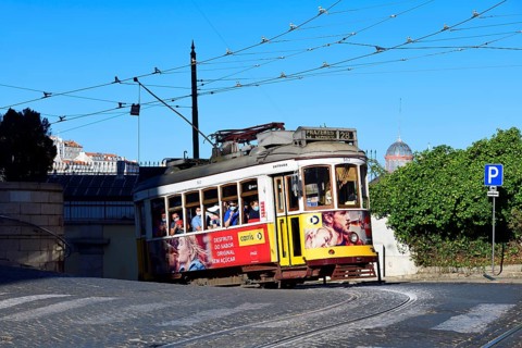Electrico No. 28 towards Praceres