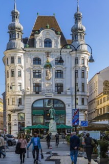 Gutenberg monument at the Lugeck