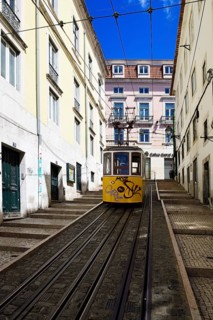 Tracks with funicular Elevador da Bica