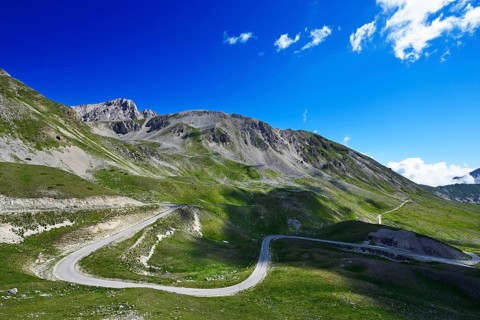 Pass road on Campo Imperatore