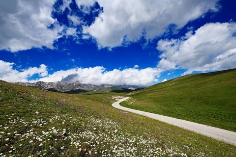 Road on Campo Imperatore