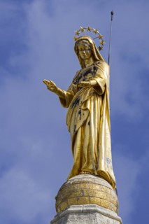 Gilded statue of Virgin Mary at Cathedrale Notre-Dame des Doms d'Avignon