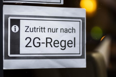 A sign to comply with the 2G proof requirement