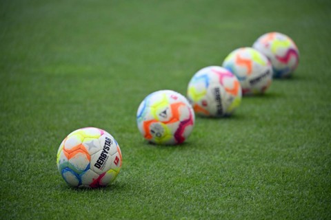 Adidas Derbystar match ball
