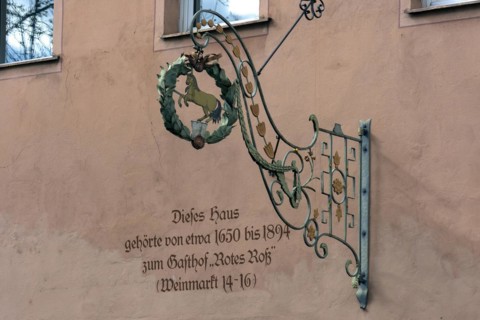 Historical nose sign from a former inn