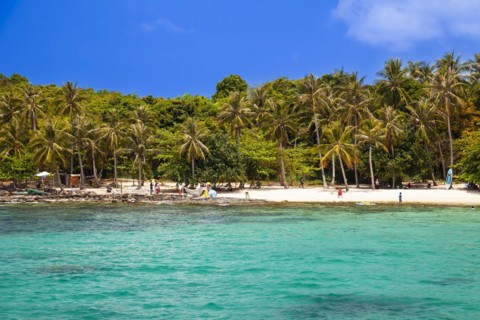 Beach of the Island May Rut Trong