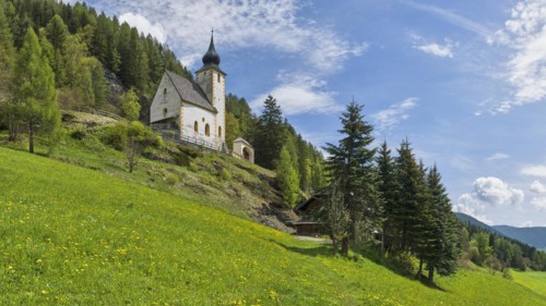 Filial church of St. Aegidi in fine weather