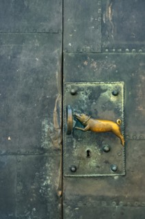 Door handle created by the sculptor Heinrich Apel in the 1970s
