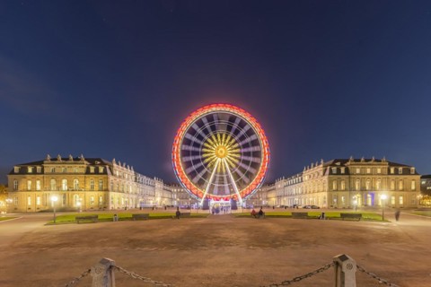 Ferris wheel in the courtyard of honour of Neues Schloss