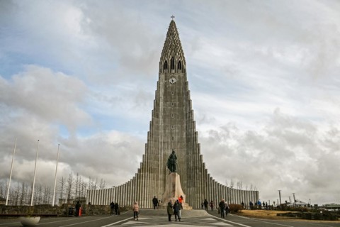 Hallkrimskirche and statue of Leif Eriksson in Reykjavik