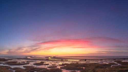 Evening atmosphere on the Weser near Bremerhaven at low tide