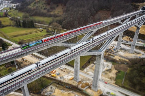 ICE and regional express IRE200 on the Filstal bridge