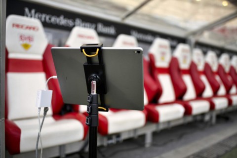 Coach's bench VfB Stuttgart with laptop