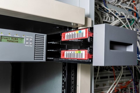 An open professional data backup drive for long-term archiving