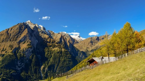 View from the Lackneralm to the glaciated Grossvenediger