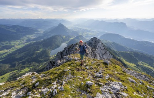 Mountaineers at the summit of the Scheffauer