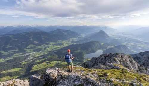 Mountaineers at the summit of the Scheffauer