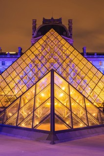 Ieoh Ming Peis pyramid at night