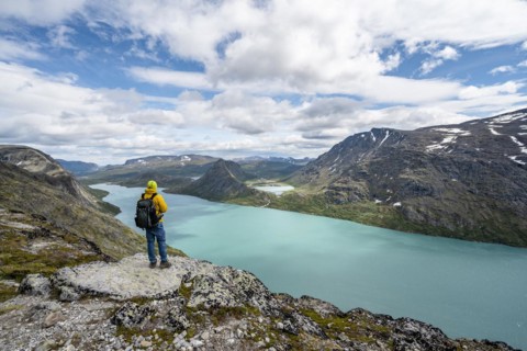 Climbers on the Besseggen hike