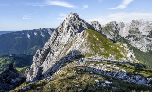 Mountaineers ascending the Scheffauer