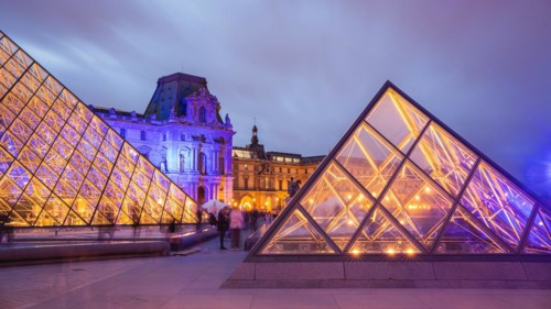 Ieoh Ming Peis pyramid at night