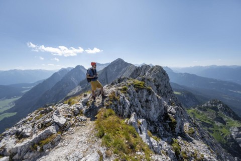 Climbers at the summit of the Upper Wettersteinspitze