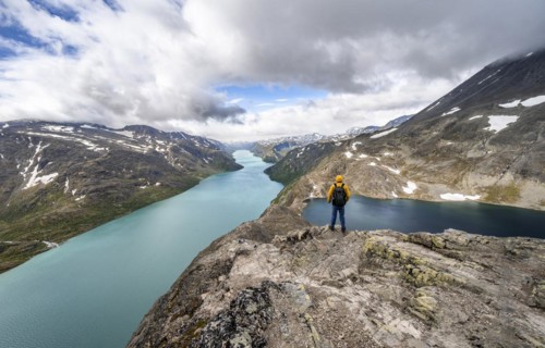 Mountaineers on Besseggen hike