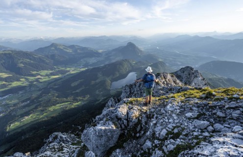 Mountaineers at the summit of the Scheffauer