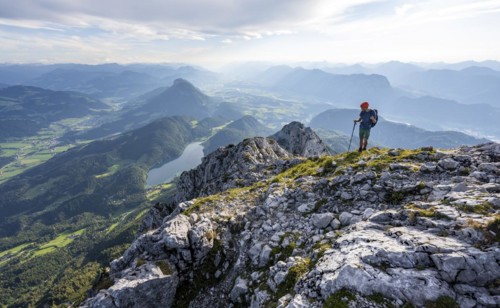 Mountaineers at the summit of the Scheffauer