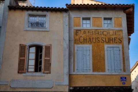 Historic houses in L'Isle-sur-la-Sorgue