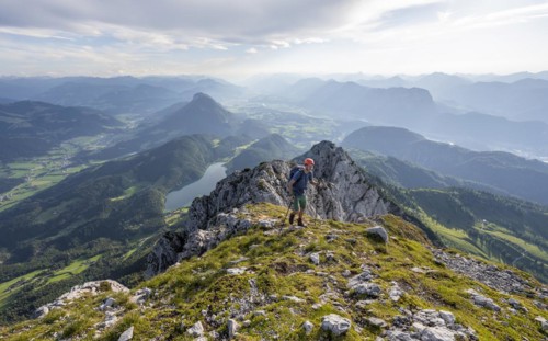 Mountaineers at the summit of the Scheffauer
