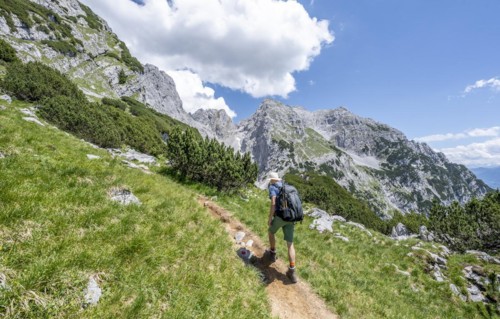 Mountaineers climbing the Hackenkoepfe