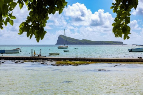 Located off the north coast of Mauritius