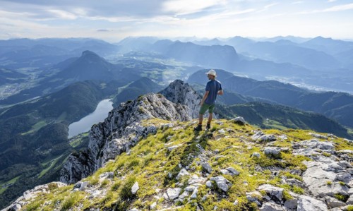 Mountaineers at the summit of the Scheffauer