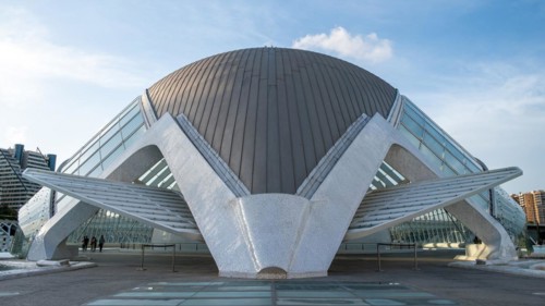 L Hemisferic planetarium