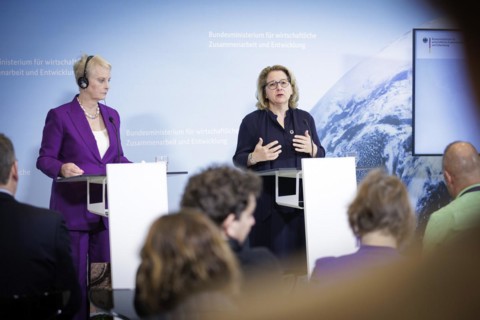 (R-L) Svenja Schulze, Federal Minister for Economic Cooperation and Development, and Cindy McCain,