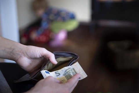 Topic: Poverty in families in Germany.