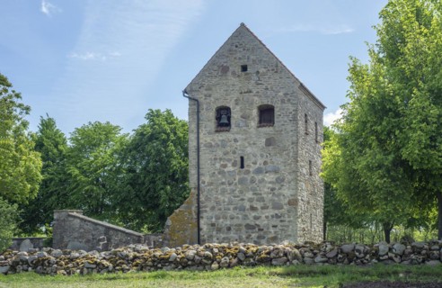 Nedraby church ruin